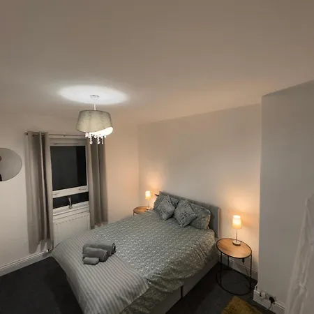 Modern Nest Stays Barrhead Exterior photo