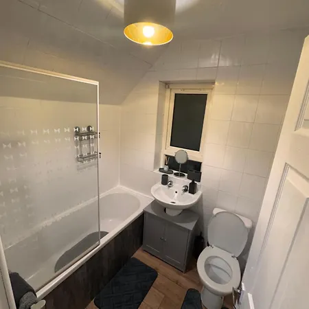 Modern Nest Stays Barrhead Exterior photo