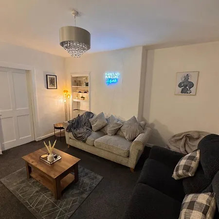 Modern Nest Stays Barrhead Exterior photo